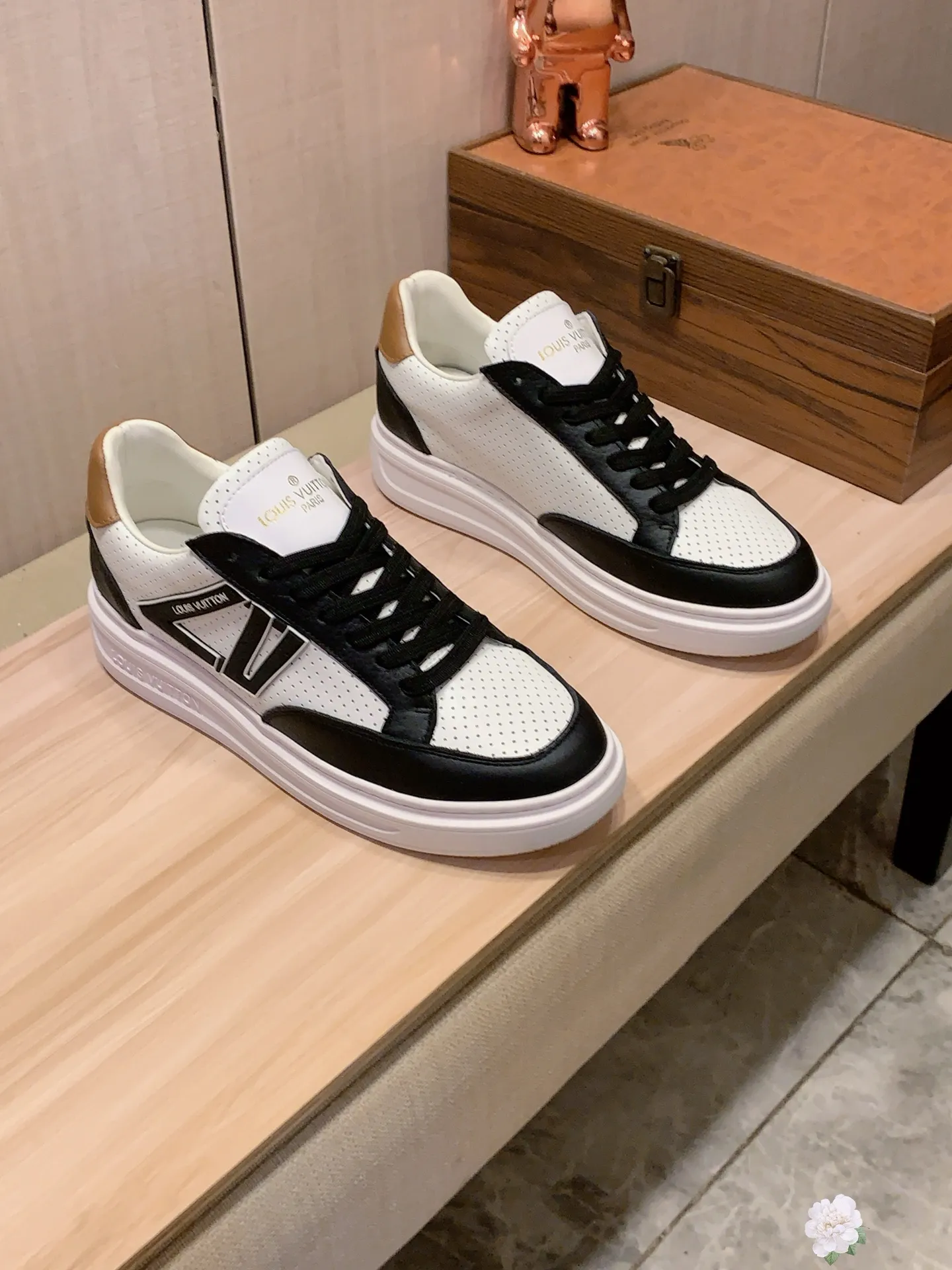 Men's Men's Shoes 💰420💰💰🎩🎩[Lightning][Lightning] "Lv*" The latest and most popular casual shoes, top brands [Seduce] Luxury ~ Purchasing Agency, Top ~ Quality. [Strong] The upper is made of imported breathable cowhide with material ➕ breathable sheepskin feet (•) and fine workmanship. Original stylish and stylish soft rubber wear-resistant and non-slip outsole, light and comfortable on the feet, the real thing looks better when taken in real life, 413: code: 38-44, 6️⃣ colors selected